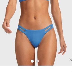 Vitamin A Neutra Hipster